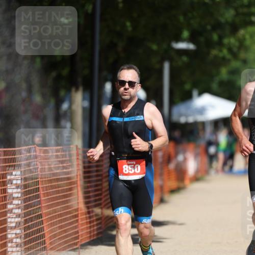 07.09.2025 - 19. Norderstedt Triathlon Michael Strokosch http://msf.ph/oto/8808479 07.09.2025 12:44:12 Laufen 212, 701, 850 meine-sportfotos.de