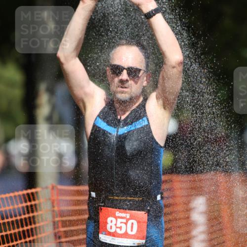 07.09.2025 - 19. Norderstedt Triathlon Michael Strokosch http://msf.ph/oto/8808506 07.09.2025 12:44:15 Laufen 212, 701, 850 meine-sportfotos.de