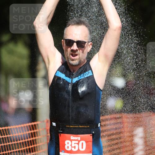 07.09.2025 - 19. Norderstedt Triathlon Michael Strokosch http://msf.ph/oto/8808510 07.09.2025 12:44:15 Laufen 212, 701, 850 meine-sportfotos.de