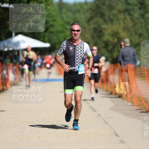 07.09.2025 - 19. Norderstedt Triathlon Michael Strokosch http://msf.ph/oto/8808517 07.09.2025 12:44:23 Laufen 898, 1361 meine-sportfotos.de