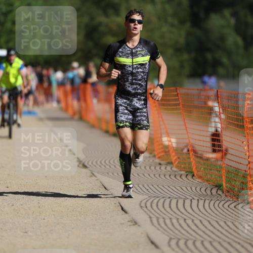 07.09.2025 - 19. Norderstedt Triathlon Michael Strokosch http://msf.ph/oto/8808694 07.09.2025 11:34:27 Laufen 276, 1175 meine-sportfotos.de