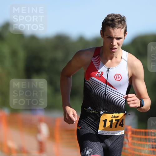 07.09.2025 - 19. Norderstedt Triathlon Michael Strokosch http://msf.ph/oto/8808734 07.09.2025 11:34:37 Laufen 1157, 1174 meine-sportfotos.de