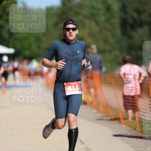 07.09.2025 - 19. Norderstedt Triathlon Michael Strokosch http://msf.ph/oto/8808806 07.09.2025 12:45:03 Laufen 811, 1241 meine-sportfotos.de