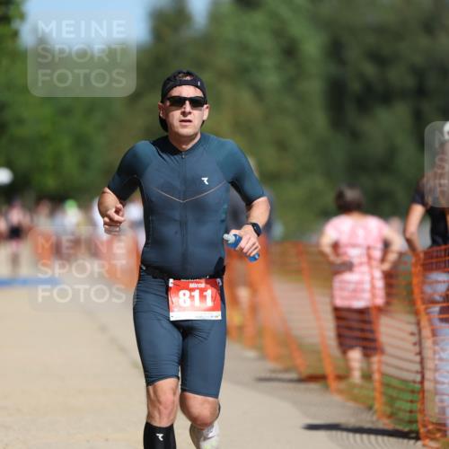 07.09.2025 - 19. Norderstedt Triathlon Michael Strokosch http://msf.ph/oto/8808810 07.09.2025 12:45:04 Laufen 811, 1241 meine-sportfotos.de
