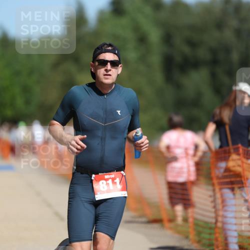 07.09.2025 - 19. Norderstedt Triathlon Michael Strokosch http://msf.ph/oto/8808814 07.09.2025 12:45:04 Laufen 811, 1241 meine-sportfotos.de