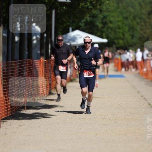 07.09.2025 - 19. Norderstedt Triathlon Michael Strokosch http://msf.ph/oto/8808831 07.09.2025 12:45:06 Laufen 729, 811, 1241 meine-sportfotos.de