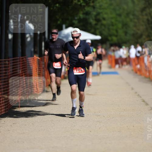 07.09.2025 - 19. Norderstedt Triathlon Michael Strokosch http://msf.ph/oto/8808843 07.09.2025 12:45:07 Laufen 729, 811, 1241 meine-sportfotos.de