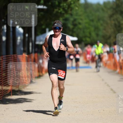 07.09.2025 - 19. Norderstedt Triathlon Michael Strokosch http://msf.ph/oto/8808962 07.09.2025 12:45:22 Laufen 1272, 1343 meine-sportfotos.de