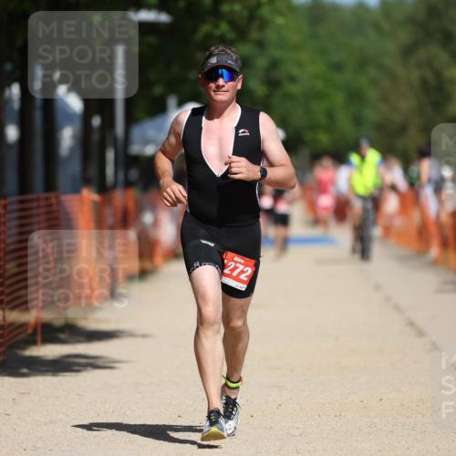 07.09.2025 - 19. Norderstedt Triathlon Michael Strokosch http://msf.ph/oto/8808972 07.09.2025 12:45:22 Laufen 1272, 1343 meine-sportfotos.de