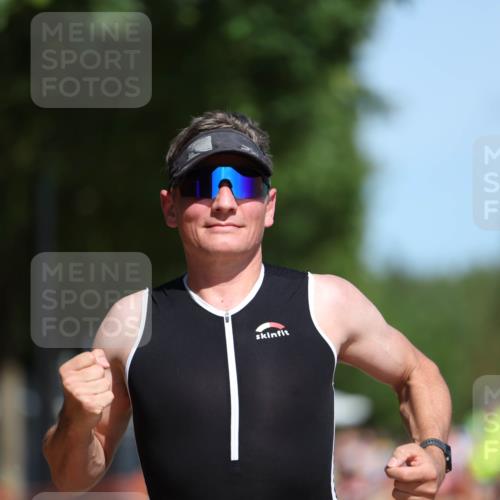 07.09.2025 - 19. Norderstedt Triathlon Michael Strokosch http://msf.ph/oto/8809018 07.09.2025 12:45:25 Laufen 1272 meine-sportfotos.de