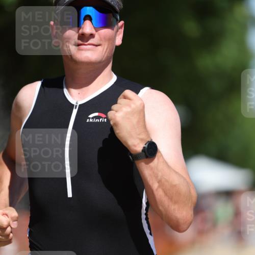 07.09.2025 - 19. Norderstedt Triathlon Michael Strokosch http://msf.ph/oto/8809029 07.09.2025 12:45:26 Laufen 1272 meine-sportfotos.de