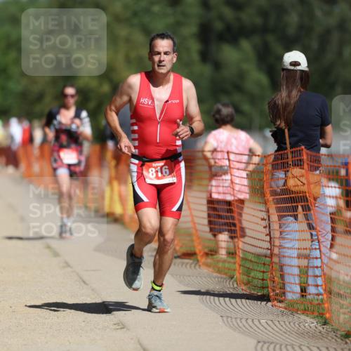 07.09.2025 - 19. Norderstedt Triathlon Michael Strokosch http://msf.ph/oto/8809056 07.09.2025 12:45:39 Laufen 184, 267, 816, 1386, 1397 meine-sportfotos.de