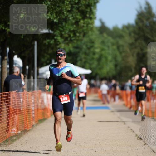 07.09.2025 - 19. Norderstedt Triathlon Michael Strokosch http://msf.ph/oto/8809086 07.09.2025 11:36:02 Laufen 749, 1163, 1208, 1211 meine-sportfotos.de