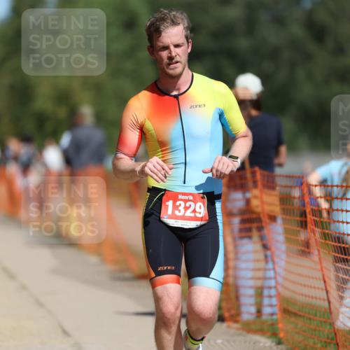 07.09.2025 - 19. Norderstedt Triathlon Michael Strokosch http://msf.ph/oto/8809137 07.09.2025 12:45:51 Laufen 226, 245, 1246, 1329 meine-sportfotos.de