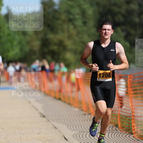 07.09.2025 - 19. Norderstedt Triathlon Michael Strokosch http://msf.ph/oto/8809168 07.09.2025 11:36:08 Laufen 284, 749, 1163, 1208 meine-sportfotos.de