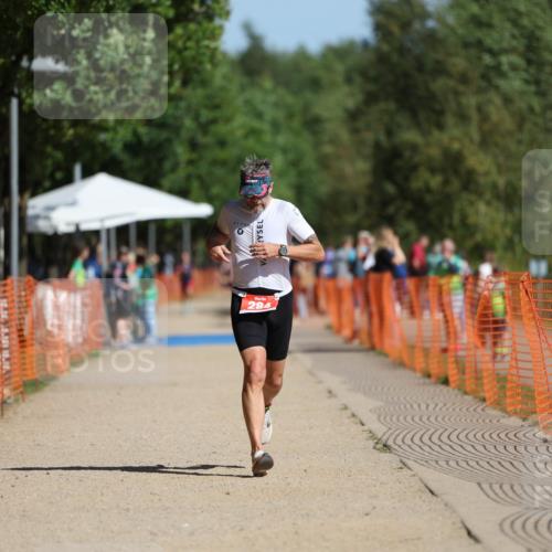 07.09.2025 - 19. Norderstedt Triathlon Michael Strokosch http://msf.ph/oto/8809175 07.09.2025 11:36:10 Laufen 284, 1208 meine-sportfotos.de