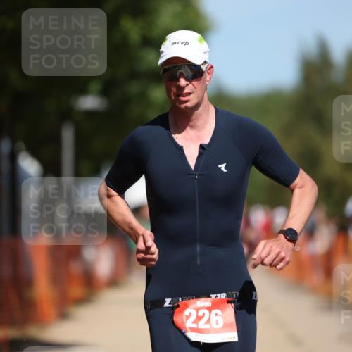 07.09.2025 - 19. Norderstedt Triathlon Michael Strokosch http://msf.ph/oto/8809188 07.09.2025 12:45:56 Laufen 226, 1246 meine-sportfotos.de