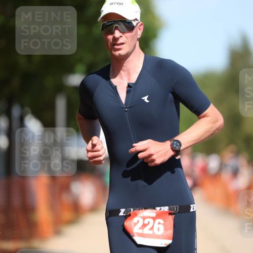 07.09.2025 - 19. Norderstedt Triathlon Michael Strokosch http://msf.ph/oto/8809192 07.09.2025 12:45:56 Laufen 226, 1246 meine-sportfotos.de