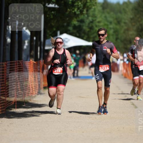 07.09.2025 - 19. Norderstedt Triathlon Michael Strokosch http://msf.ph/oto/8809303 07.09.2025 12:46:17 Laufen 278, 695, 1233 meine-sportfotos.de