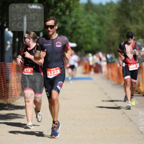 07.09.2025 - 19. Norderstedt Triathlon Michael Strokosch http://msf.ph/oto/8809323 07.09.2025 12:46:19 Laufen 278, 695, 728, 1233 meine-sportfotos.de