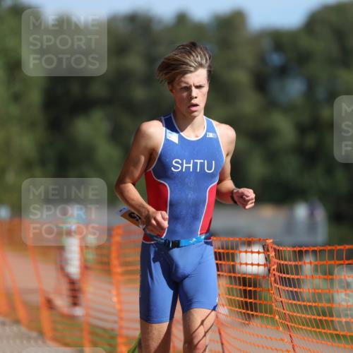 07.09.2025 - 19. Norderstedt Triathlon Michael Strokosch http://msf.ph/oto/8809378 07.09.2025 11:36:44 Laufen 1165, 1166 meine-sportfotos.de