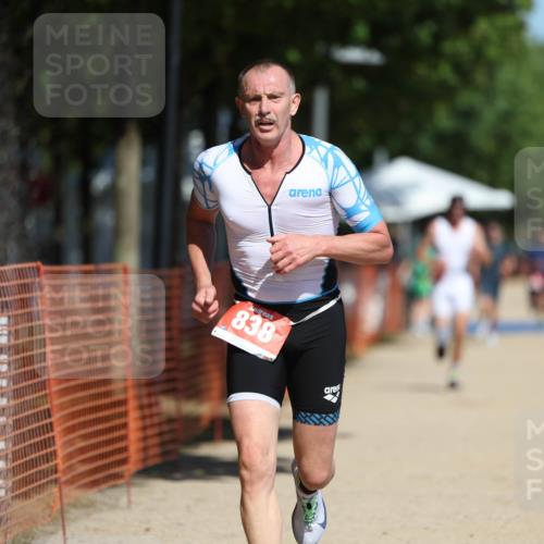07.09.2025 - 19. Norderstedt Triathlon Michael Strokosch http://msf.ph/oto/8809422 07.09.2025 12:46:32 Laufen 697, 838 meine-sportfotos.de