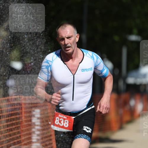 07.09.2025 - 19. Norderstedt Triathlon Michael Strokosch http://msf.ph/oto/8809440 07.09.2025 12:46:33 Laufen 697, 838 meine-sportfotos.de