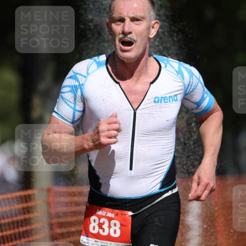 07.09.2025 - 19. Norderstedt Triathlon Michael Strokosch http://msf.ph/oto/8809455 07.09.2025 12:46:34 Laufen 697, 838 meine-sportfotos.de