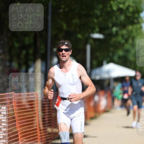 07.09.2025 - 19. Norderstedt Triathlon Michael Strokosch http://msf.ph/oto/8809483 07.09.2025 12:46:39 Laufen 697, 788 meine-sportfotos.de