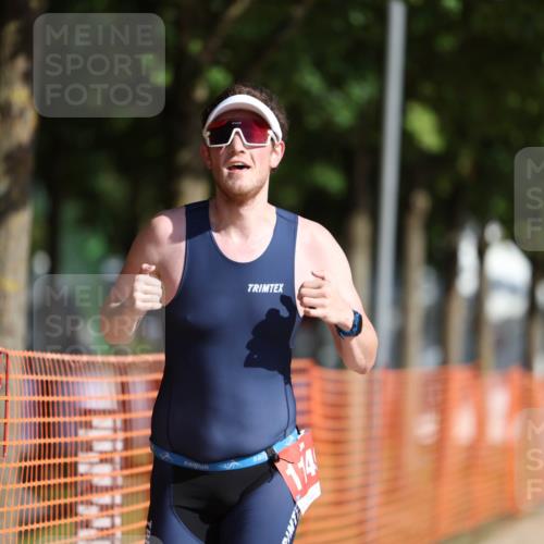 07.09.2025 - 19. Norderstedt Triathlon Michael Strokosch http://msf.ph/oto/8809523 07.09.2025 10:37:01 Laufen 1149 meine-sportfotos.de