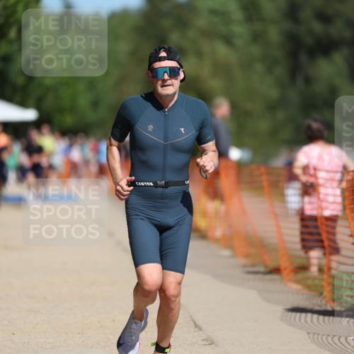 07.09.2025 - 19. Norderstedt Triathlon Michael Strokosch http://msf.ph/oto/8809537 07.09.2025 12:46:44 Laufen 251, 697, 788 meine-sportfotos.de