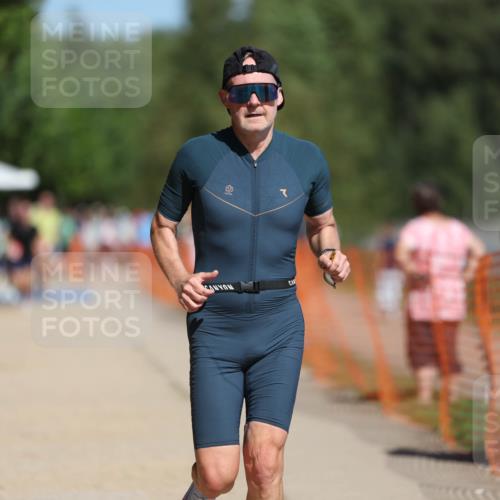 07.09.2025 - 19. Norderstedt Triathlon Michael Strokosch http://msf.ph/oto/8809549 07.09.2025 12:46:45 Laufen 251, 788 meine-sportfotos.de