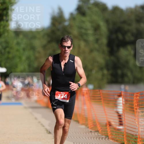 07.09.2025 - 19. Norderstedt Triathlon Michael Strokosch http://msf.ph/oto/8809557 07.09.2025 11:37:28 Laufen 774 meine-sportfotos.de