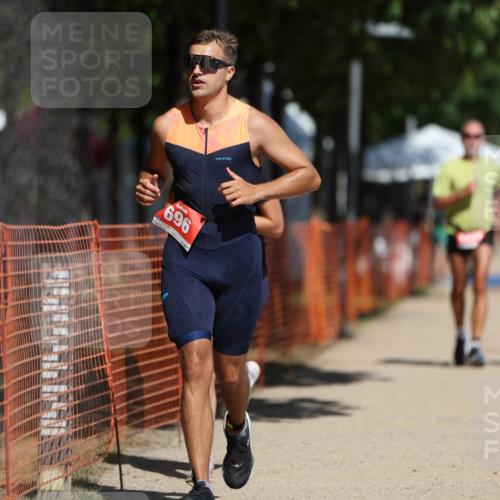 07.09.2025 - 19. Norderstedt Triathlon Michael Strokosch http://msf.ph/oto/8809646 07.09.2025 12:46:59 Laufen 696, 776, 1213, 1247 meine-sportfotos.de