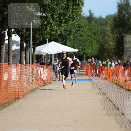 07.09.2025 - 19. Norderstedt Triathlon Michael Strokosch http://msf.ph/oto/8809658 07.09.2025 10:38:19 Laufen 1138 meine-sportfotos.de