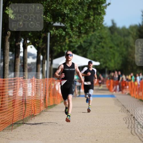 07.09.2025 - 19. Norderstedt Triathlon Michael Strokosch http://msf.ph/oto/8809693 07.09.2025 10:38:22 Laufen 1138, 1147 meine-sportfotos.de