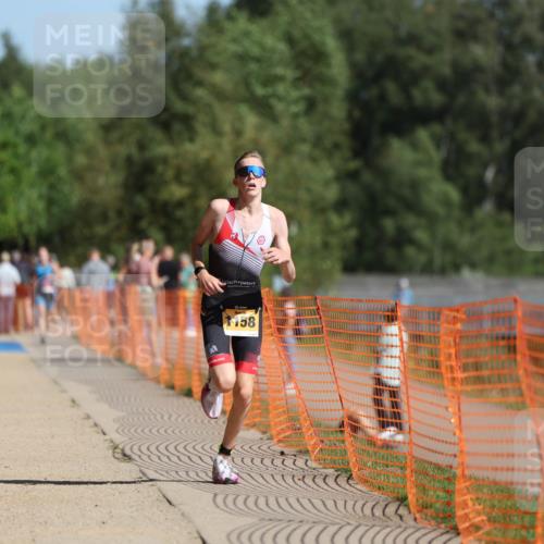 07.09.2025 - 19. Norderstedt Triathlon Michael Strokosch http://msf.ph/oto/8809700 07.09.2025 11:37:45 Laufen 1158, 1167 meine-sportfotos.de