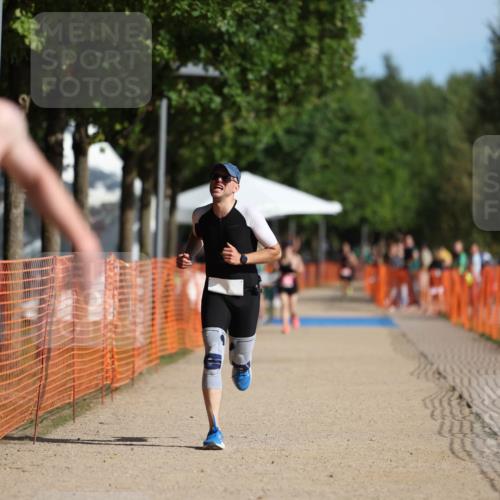 07.09.2025 - 19. Norderstedt Triathlon Michael Strokosch http://msf.ph/oto/8809734 07.09.2025 10:38:25 Laufen 1138, 1147 meine-sportfotos.de