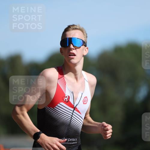 07.09.2025 - 19. Norderstedt Triathlon Michael Strokosch http://msf.ph/oto/8809756 07.09.2025 11:37:49 Laufen 1158 meine-sportfotos.de
