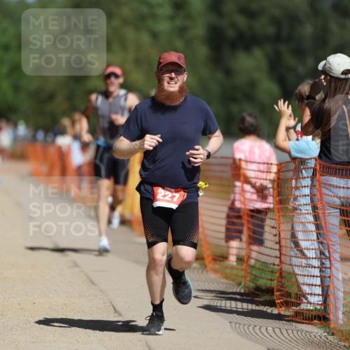 07.09.2025 - 19. Norderstedt Triathlon Michael Strokosch http://msf.ph/oto/8809781 07.09.2025 12:47:20 Laufen 151, 227, 713 meine-sportfotos.de