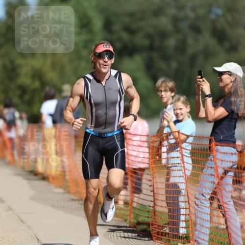 07.09.2025 - 19. Norderstedt Triathlon Michael Strokosch http://msf.ph/oto/8809829 07.09.2025 12:47:23 Laufen 151, 227, 713 meine-sportfotos.de