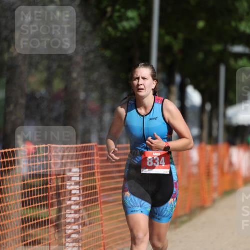07.09.2025 - 19. Norderstedt Triathlon Michael Strokosch http://msf.ph/oto/8809830 07.09.2025 11:38:06 Laufen 770, 834, 1181 meine-sportfotos.de