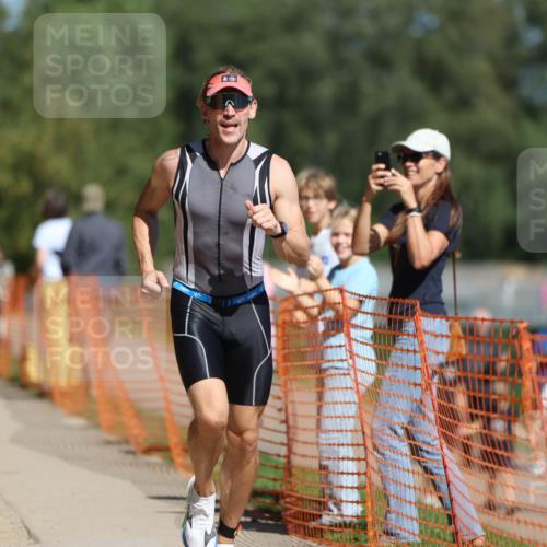 07.09.2025 - 19. Norderstedt Triathlon Michael Strokosch http://msf.ph/oto/8809837 07.09.2025 12:47:24 Laufen 151, 227 meine-sportfotos.de