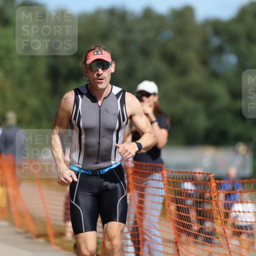 07.09.2025 - 19. Norderstedt Triathlon Michael Strokosch http://msf.ph/oto/8809851 07.09.2025 12:47:24 Laufen 151, 227 meine-sportfotos.de