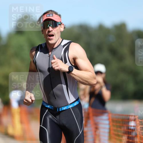 07.09.2025 - 19. Norderstedt Triathlon Michael Strokosch http://msf.ph/oto/8809866 07.09.2025 12:47:25 Laufen 151, 227 meine-sportfotos.de
