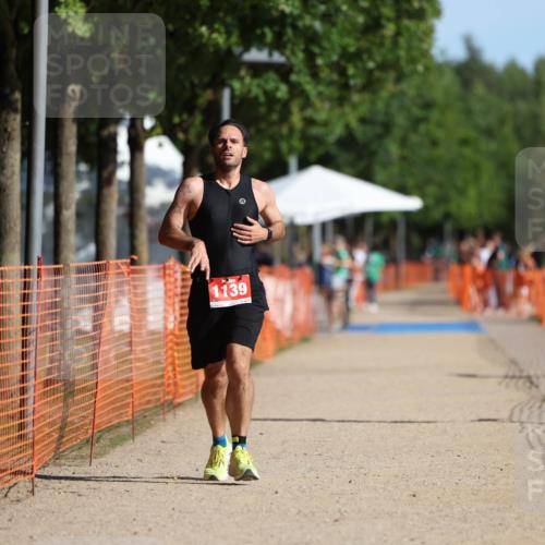 07.09.2025 - 19. Norderstedt Triathlon Michael Strokosch http://msf.ph/oto/8809886 07.09.2025 10:38:50 Laufen 646, 1131, 1139 meine-sportfotos.de