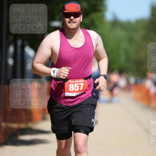 07.09.2025 - 19. Norderstedt Triathlon Michael Strokosch http://msf.ph/oto/8809936 07.09.2025 12:47:43 Laufen 857 meine-sportfotos.de