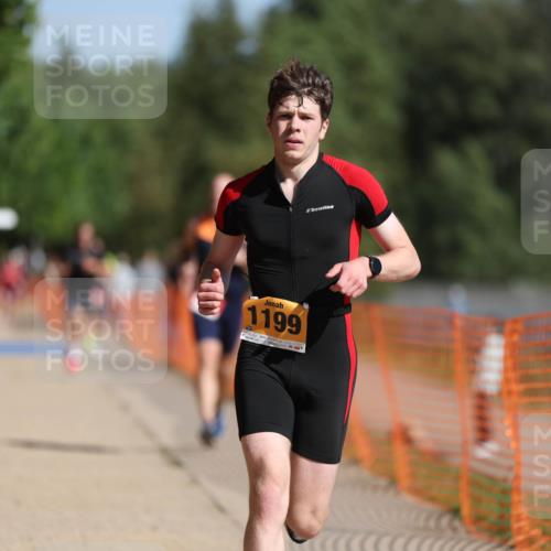 07.09.2025 - 19. Norderstedt Triathlon Michael Strokosch http://msf.ph/oto/8809968 07.09.2025 11:38:46 Laufen 833, 1199, 1340 meine-sportfotos.de