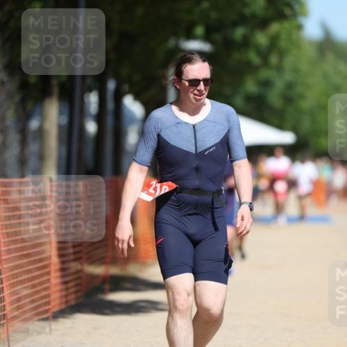 07.09.2025 - 19. Norderstedt Triathlon Michael Strokosch http://msf.ph/oto/8809979 07.09.2025 12:47:53 Laufen 210, 216 meine-sportfotos.de