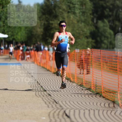 07.09.2025 - 19. Norderstedt Triathlon Michael Strokosch http://msf.ph/oto/8809981 07.09.2025 10:39:39 Laufen 654, 677 meine-sportfotos.de